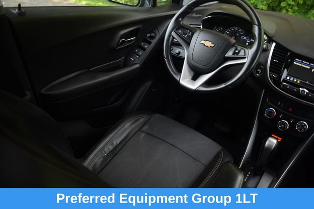Used 2019 Chevrolet Trax LT w/ Sun & Sound Package AWD/4WD image 2