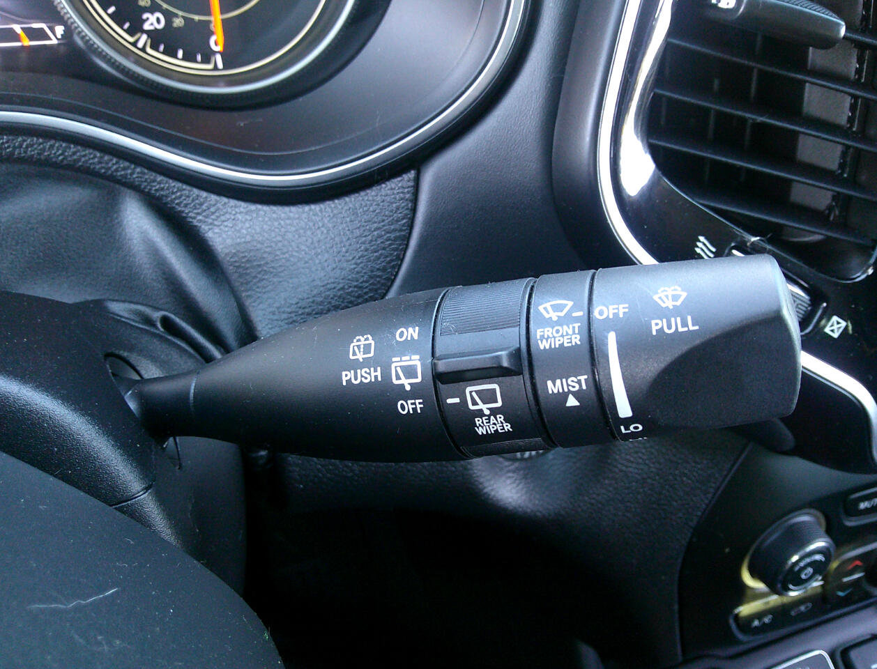 Used 2019 Jeep Cherokee Overland w/ Trailer Tow Group image 22