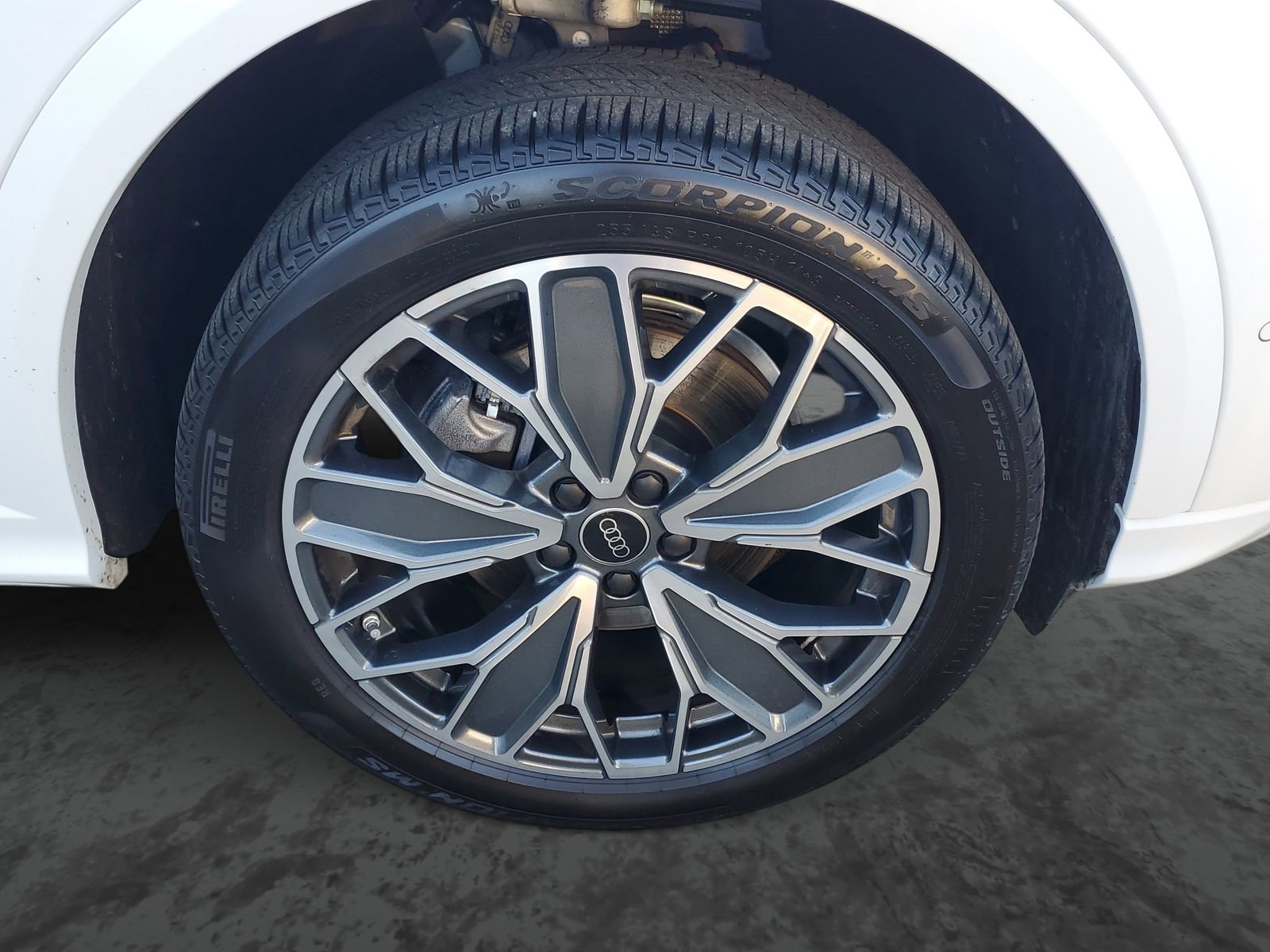 Used 2025 Audi Q5 Premium Plus w/ Premium Plus image 6