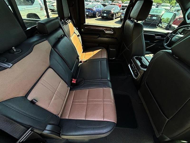 Used 2024 Chevrolet Silverado 3500 High Country image 50