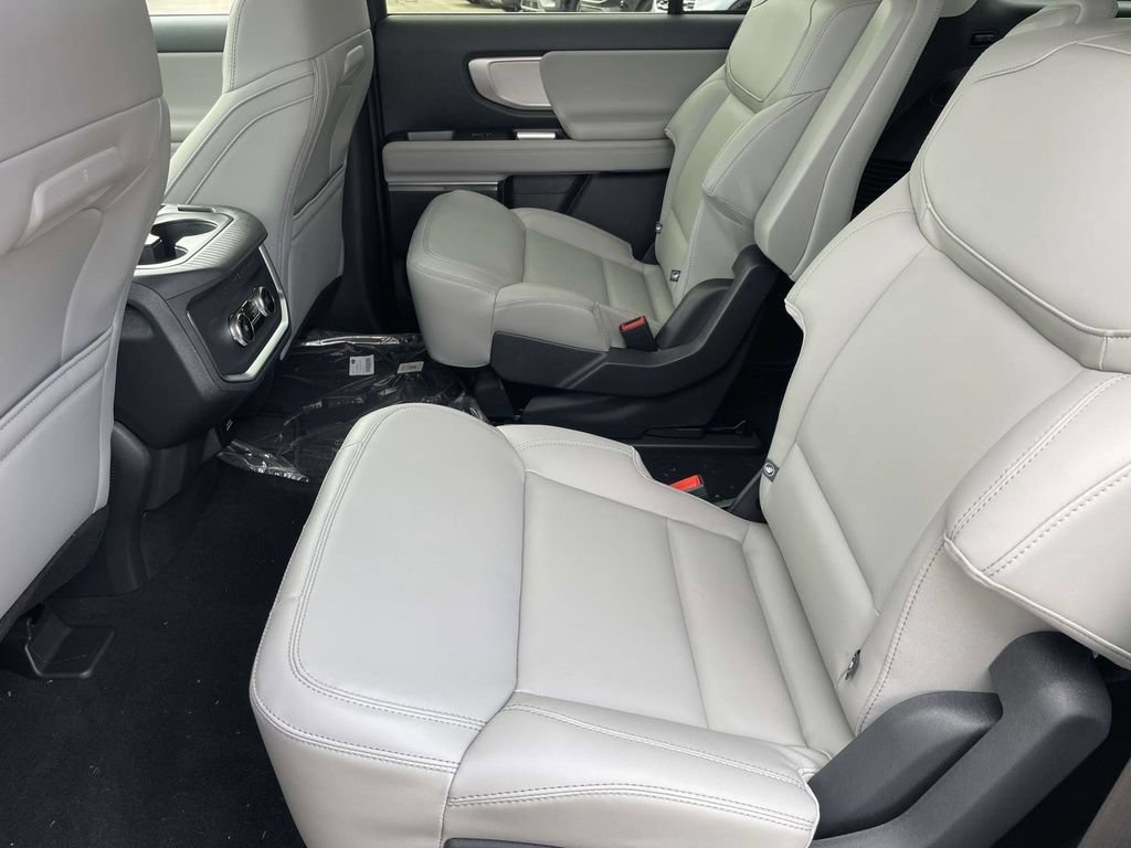 New 2026 Ford Expedition Active RWD image 12