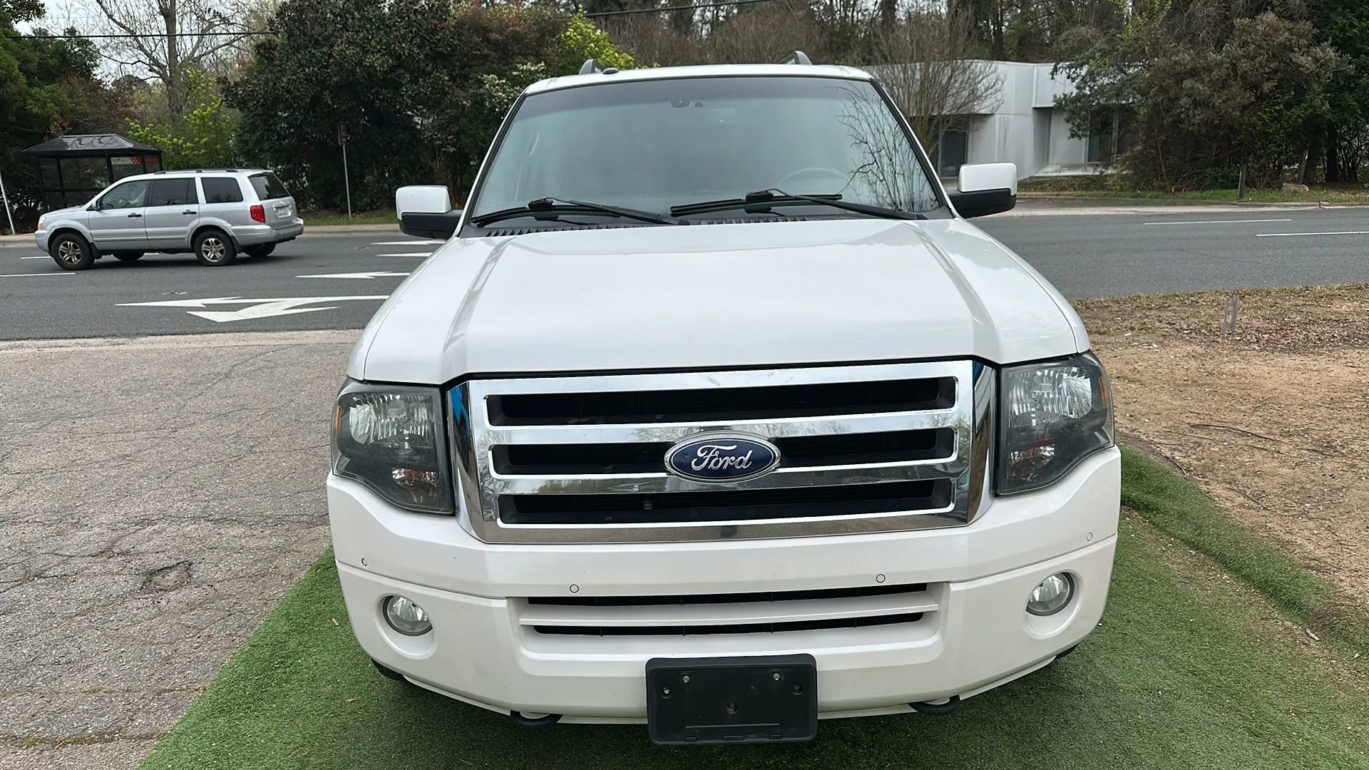Used 2013 Ford Expedition EL Limited image 2