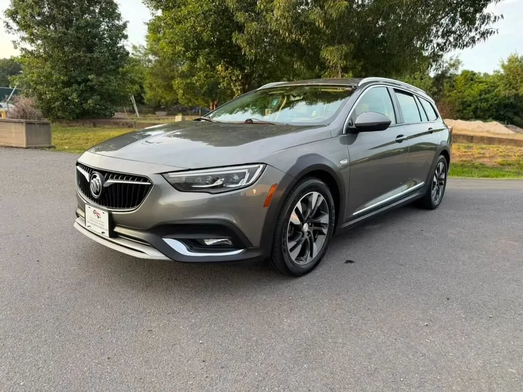 Used 2019 Buick Regal Essence w/ Driver Confidence Package I