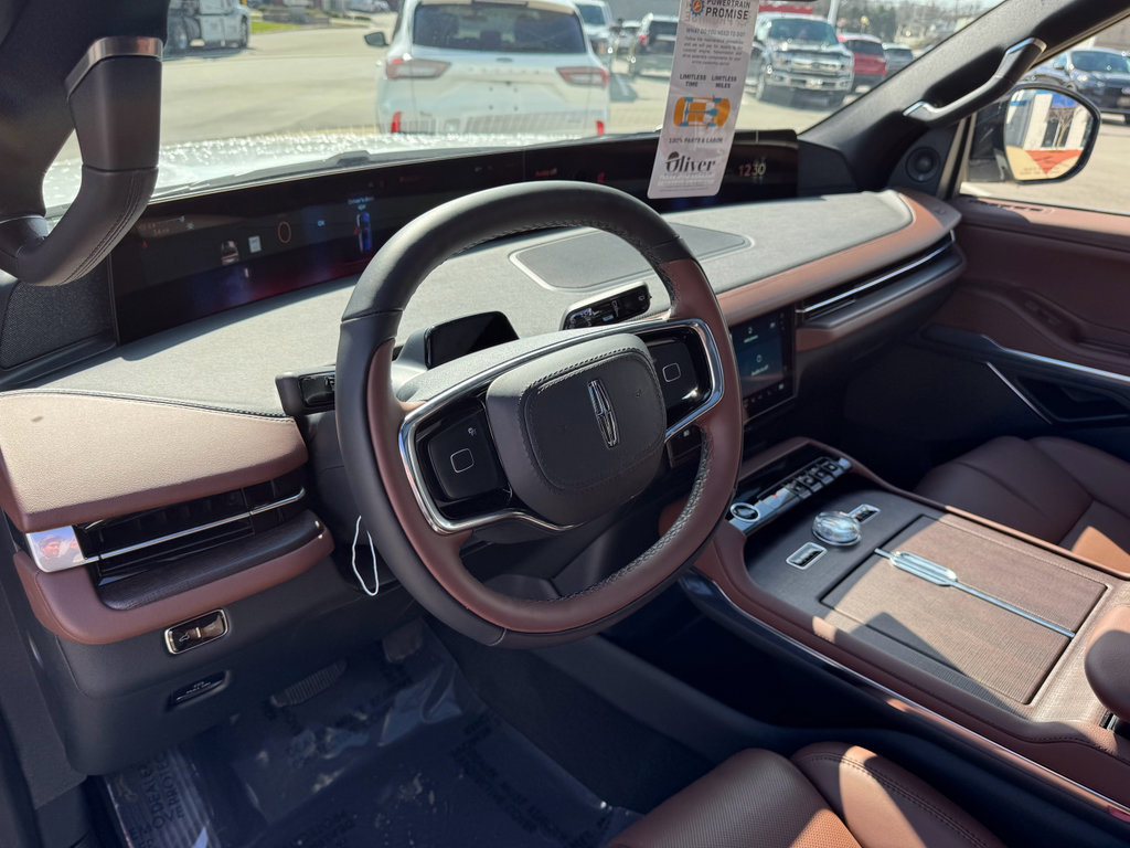 New 2026 Lincoln Navigator Reserve AWD/4WD image 31