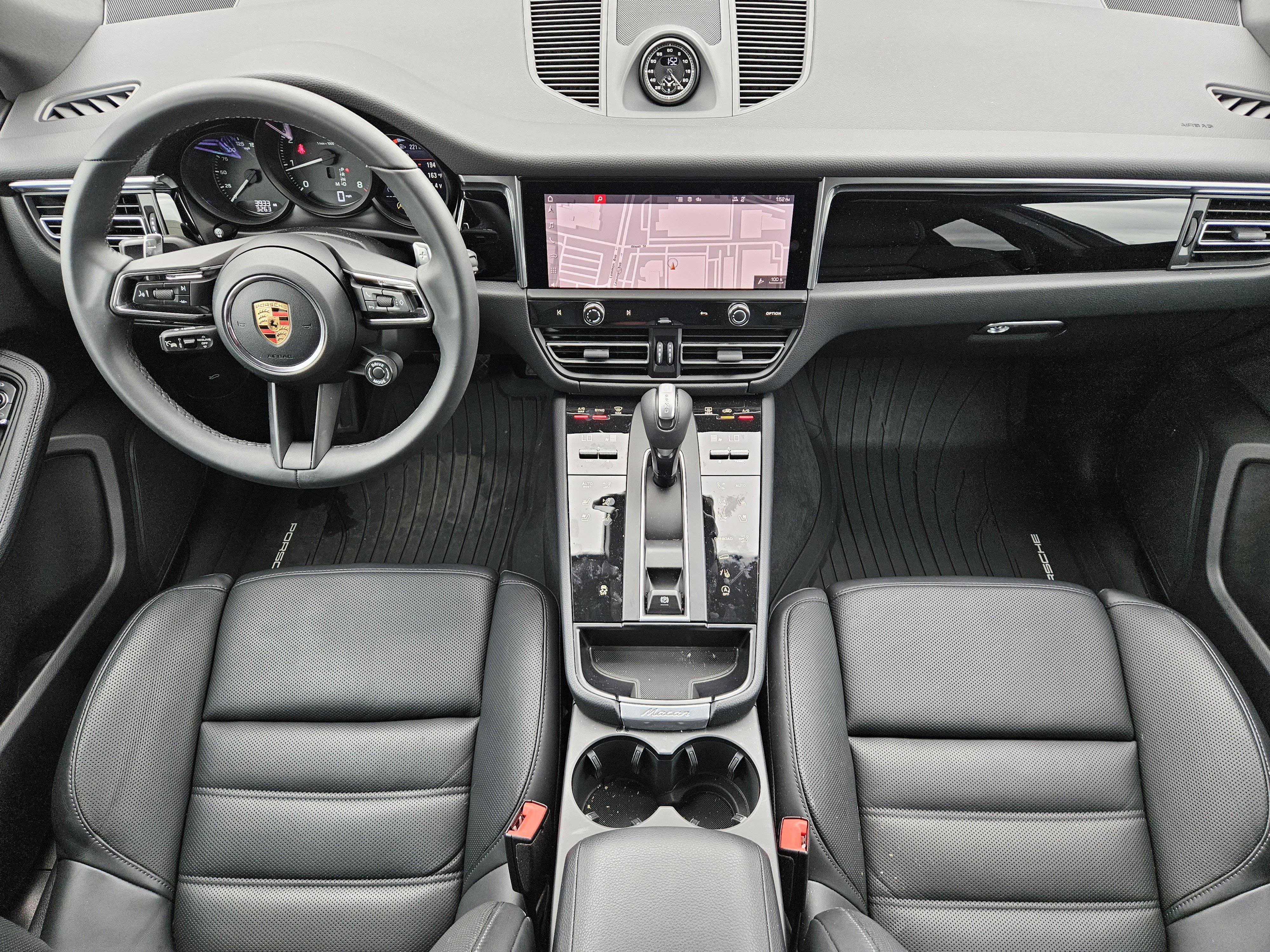 Certified 2026 Porsche Macan AWD/4WD image 24