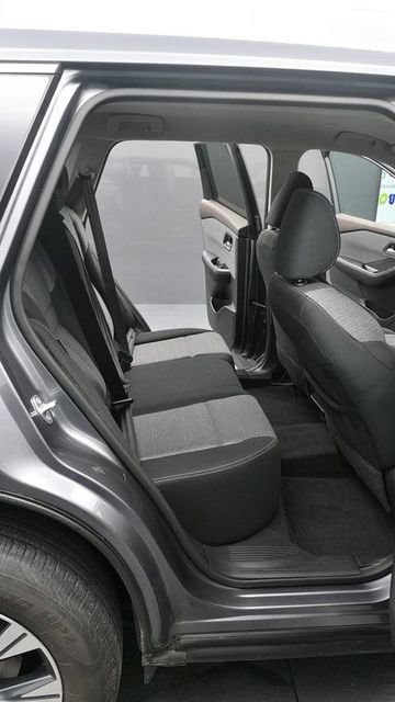 Used 2023 Nissan Rogue SV AWD/4WD image 14