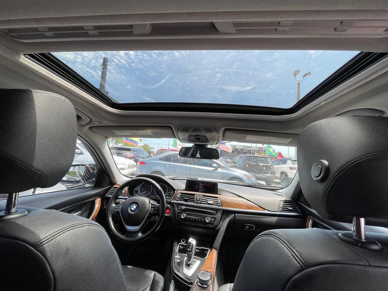 Used 2015 BMW 328i xDrive Sedan AWD/4WD image 3