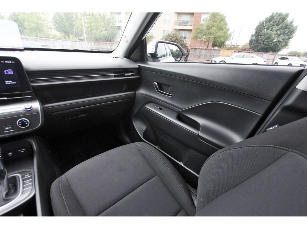 Used 2026 Hyundai Kona SE FWD image 11