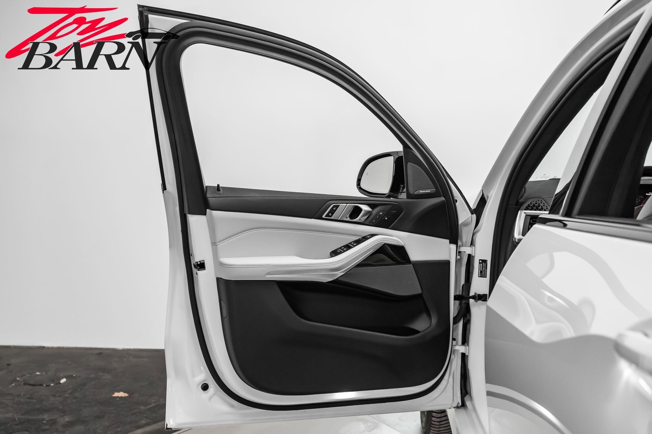 Used 2024 BMW X5 M60i image 21