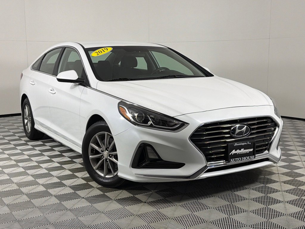 Used 2019 Hyundai Sonata SE FWD image 2