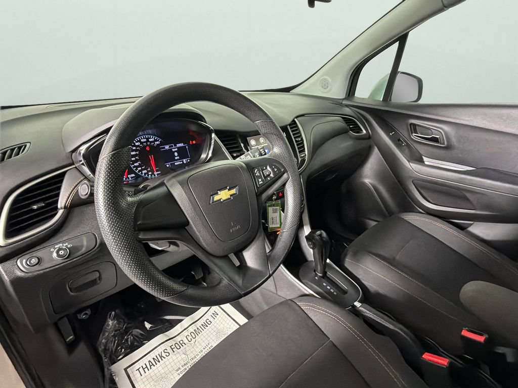 Used 2019 Chevrolet Trax LS FWD image 18