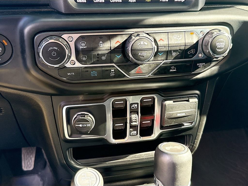 Used 2023 Jeep Wrangler Unlimited Sahara w/ Cold Weather Group image 17