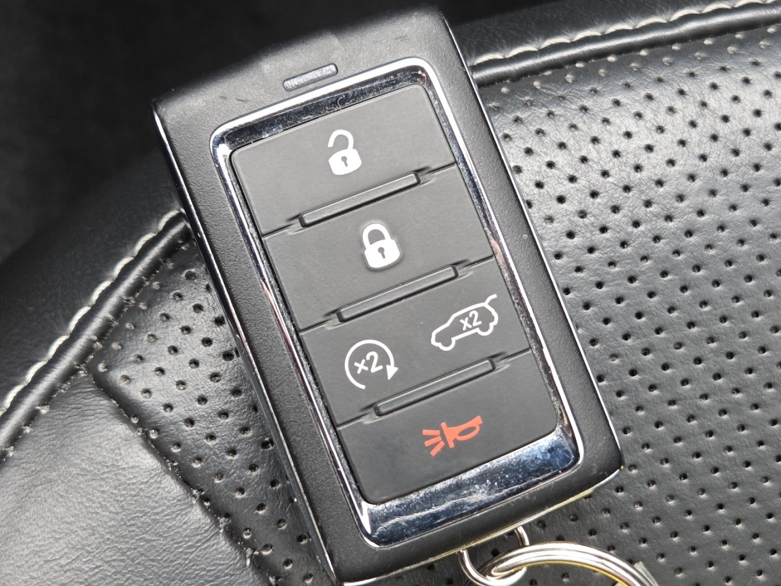 Used 2022 Jeep Grand Cherokee Overland AWD/4WD image 39