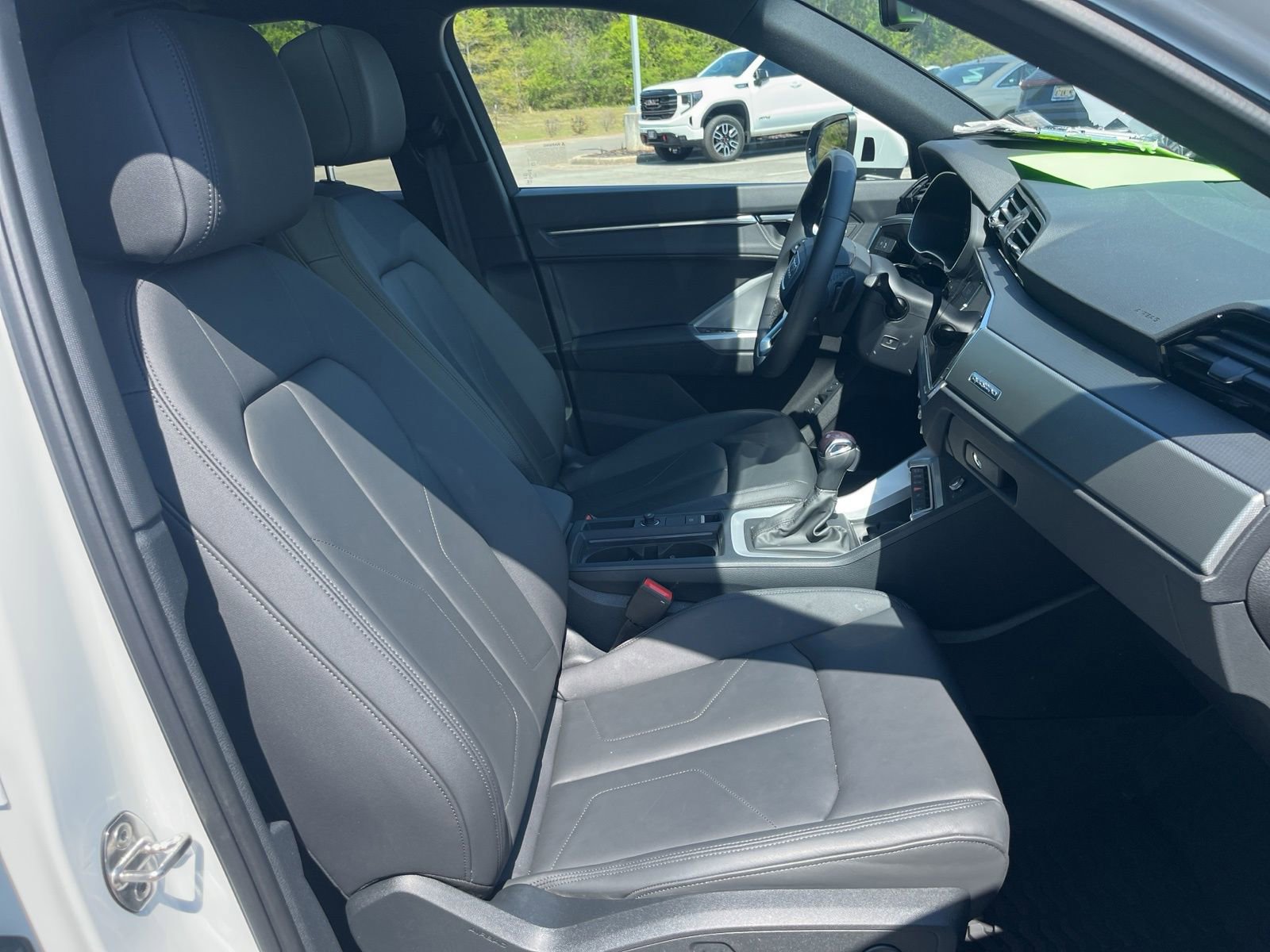 Used 2025 Audi Q3 2.0T Premium w/ Convenience Package image 35