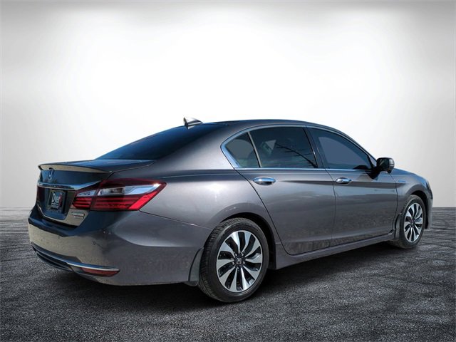 Used 2017 Honda Accord Touring image 3