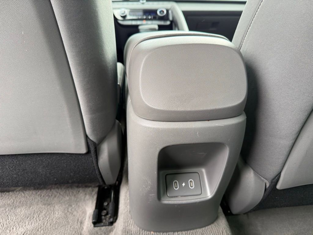 Used 2024 Hyundai Elantra SEL FWD image 25