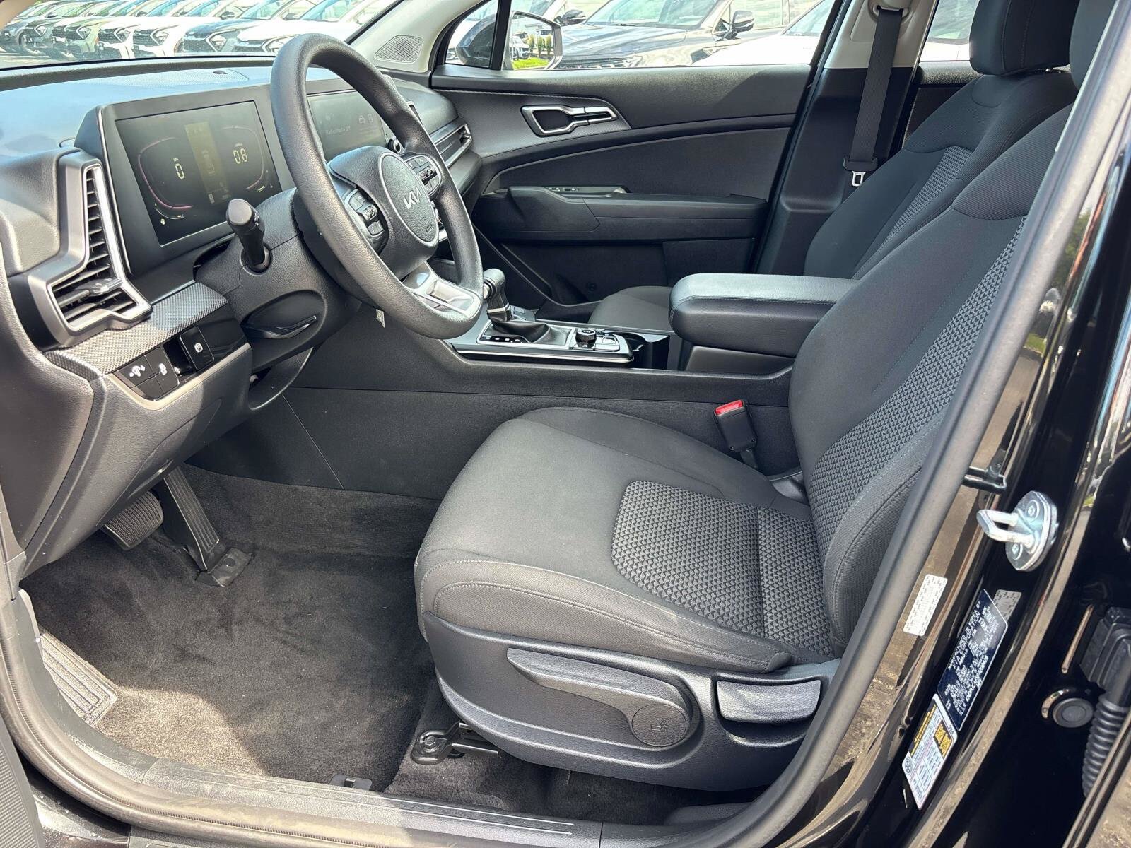 Used 2023 Kia Sportage LX AWD/4WD image 10