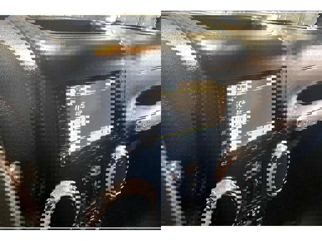 Used 2016 Jeep Wrangler Unlimited Sahara w/ Connectivity Group image 22