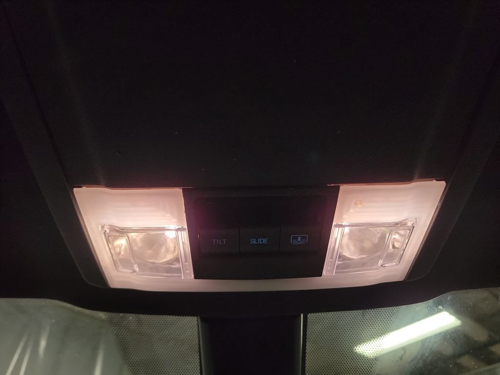 Used 2018 Ford Explorer Limited w/ Equipment Group 301A AWD/4WD image 22