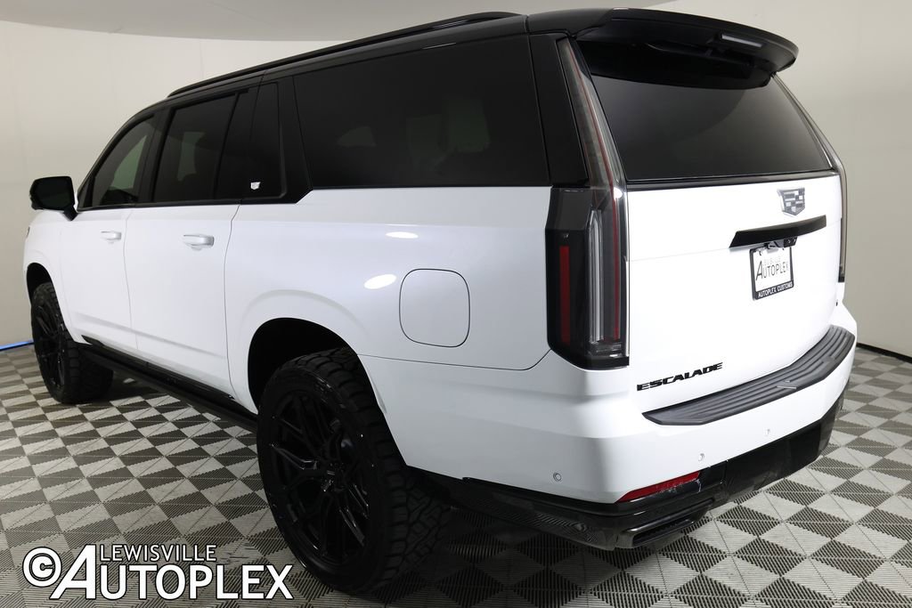 Used 2026 Cadillac Escalade ESV Platinum Sport w/ LPO, ONYX Package AWD/4WD image 7