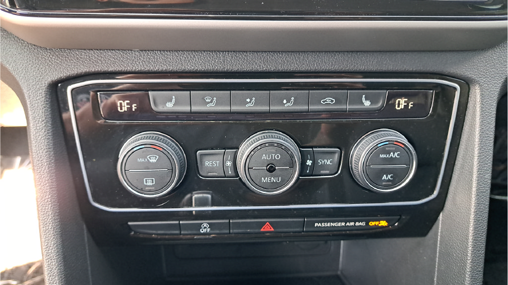Used 2023 Volkswagen Atlas SE AWD/4WD image 29