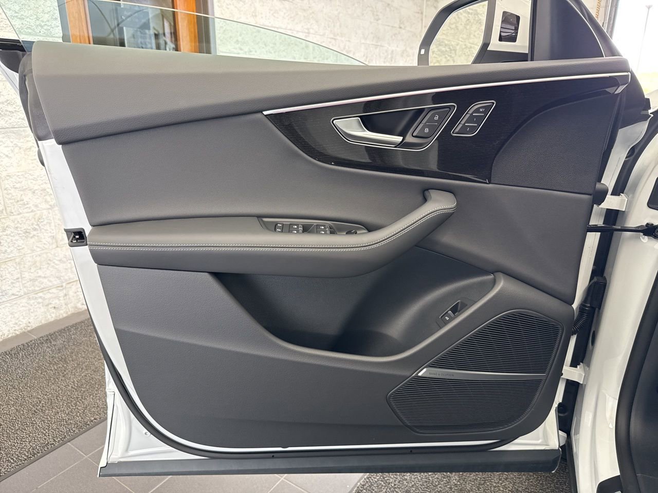 New 2025 Audi Q8 Premium Plus image 38