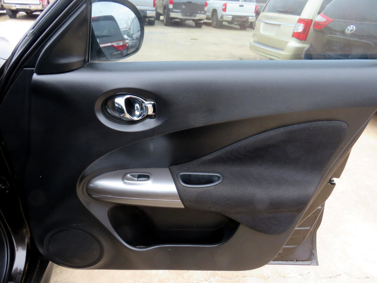 Used 2012 Nissan Juke S image 16