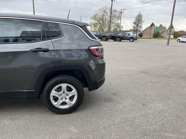 Used 2022 Jeep Compass Sport image 9