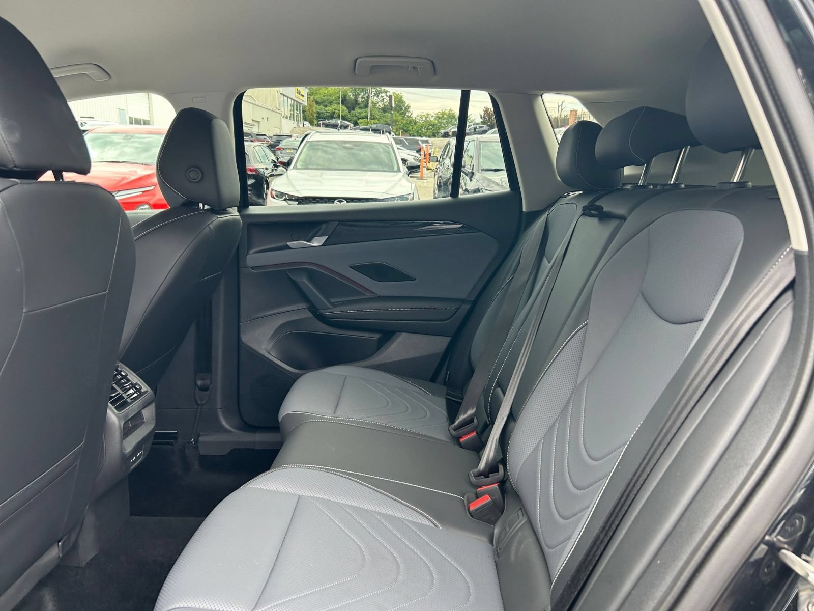 Used 2026 Volkswagen Tiguan SE AWD/4WD image 20