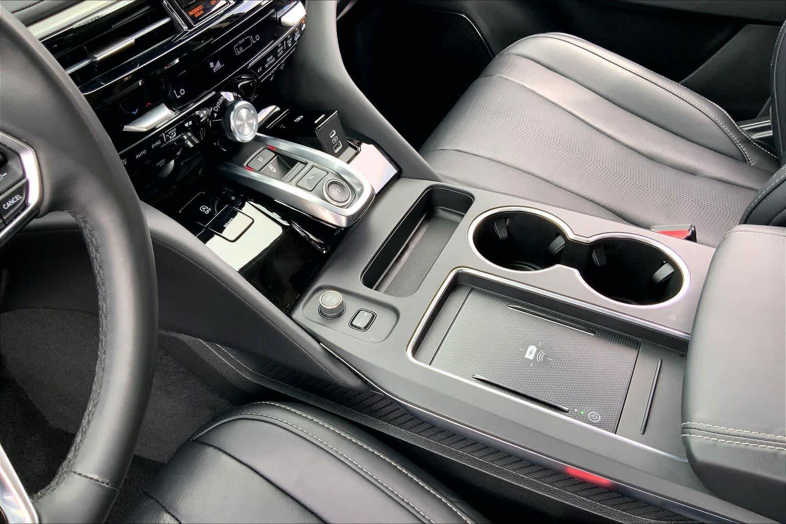 Used 2025 Acura MDX w/ Technology Package FWD image 17