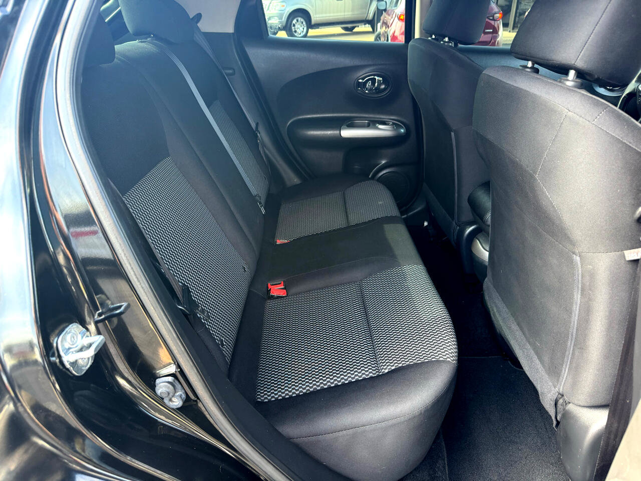 Used 2015 Nissan Juke S image 22