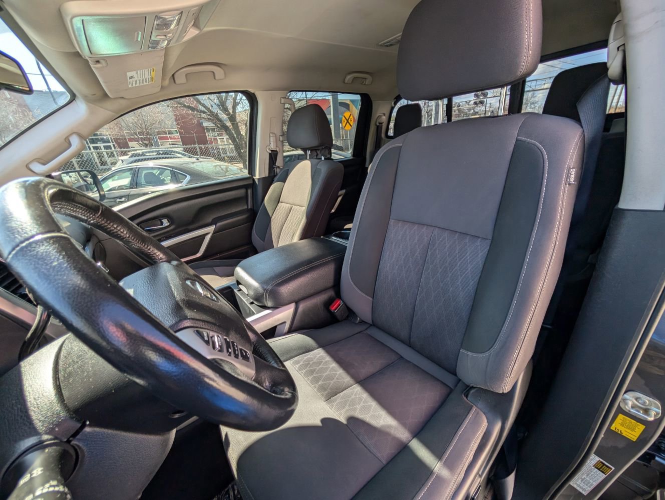 Used 2020 Nissan Titan SV w/ SV Convenience Package image 16