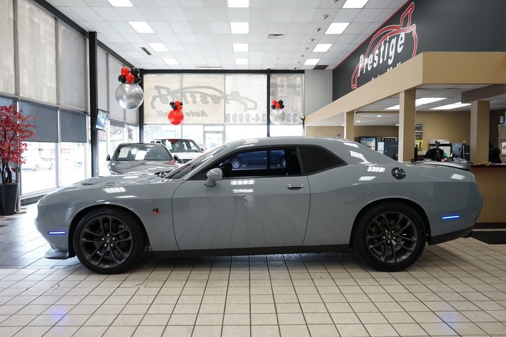 Used 2022 Dodge Challenger R/T Scat Pack RWD image 5