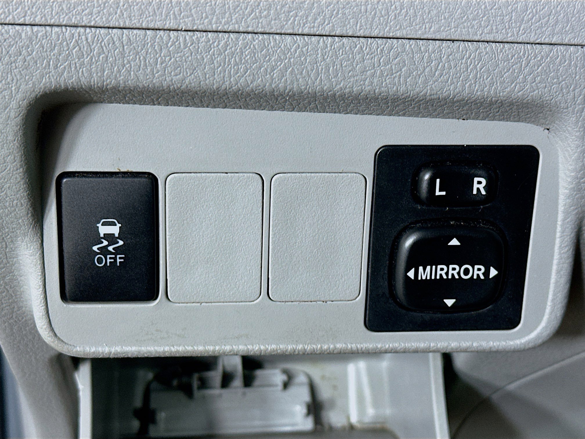 Used 2013 Toyota Corolla LE image 17