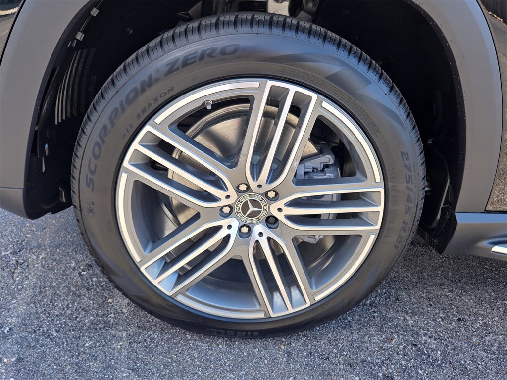 New 2026 Mercedes-Benz GLS 450 4MATIC image 9