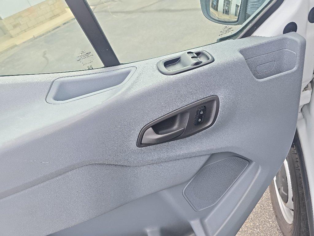 Used 2016 Ford Transit 250 130 Low Roof RWD image 24