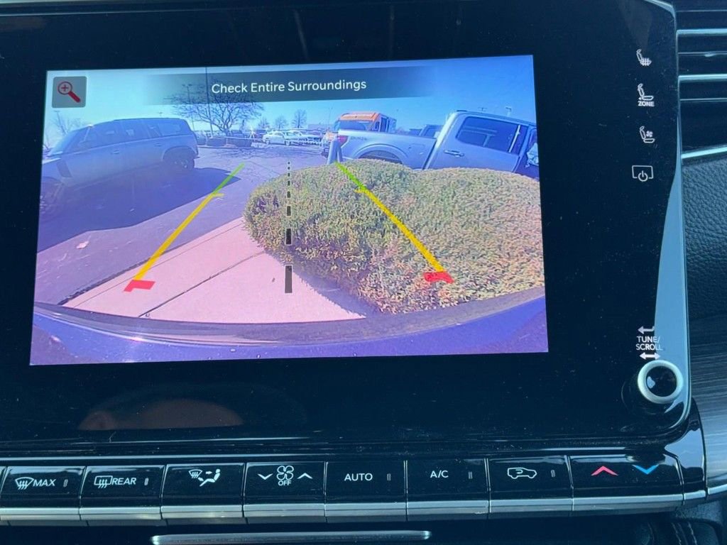 Used 2024 Jeep Wagoneer Series II w/ Flexible Seating Group image 18