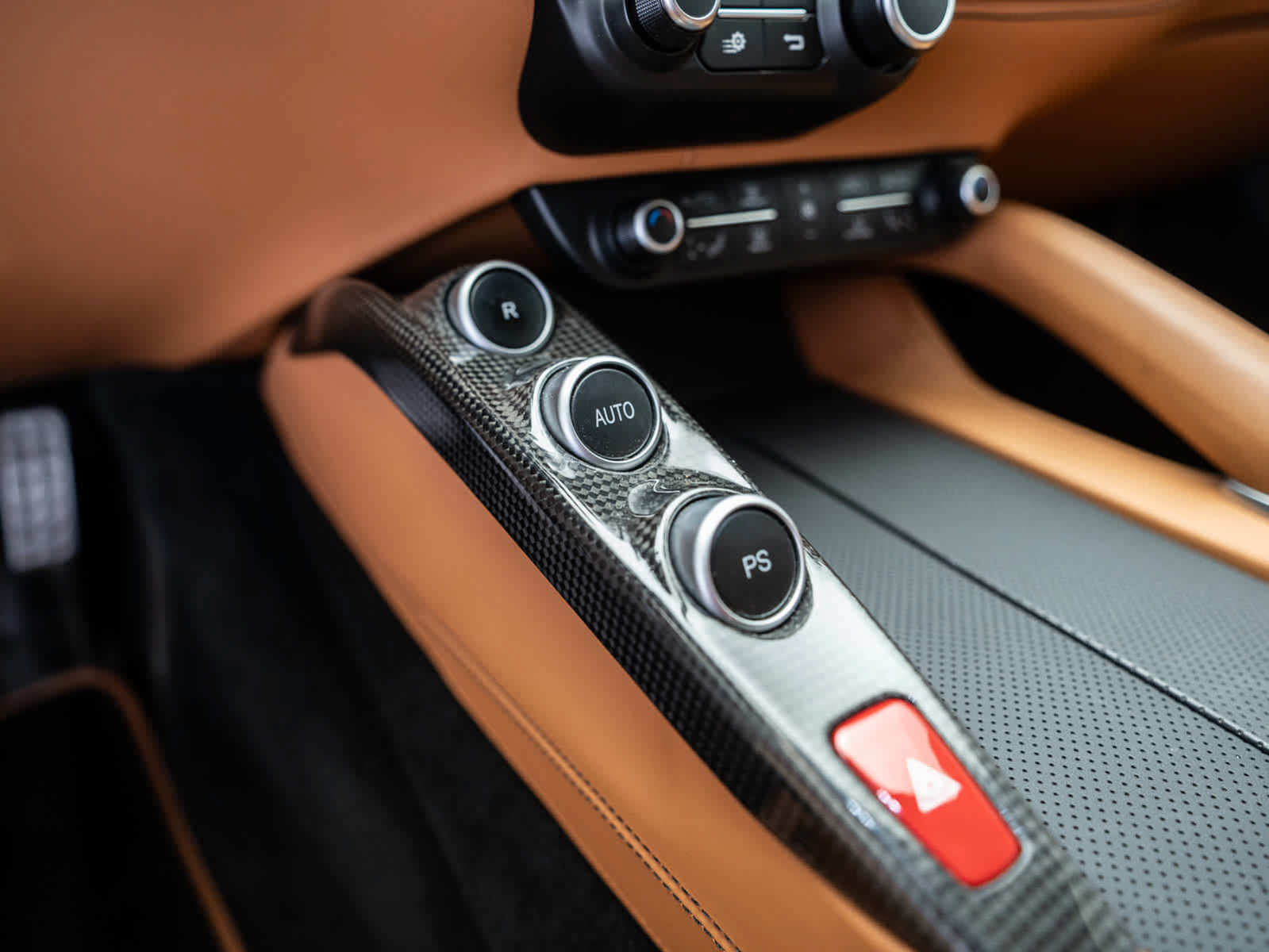 Certified 2018 Ferrari GTC4Lusso AWD/4WD image 25