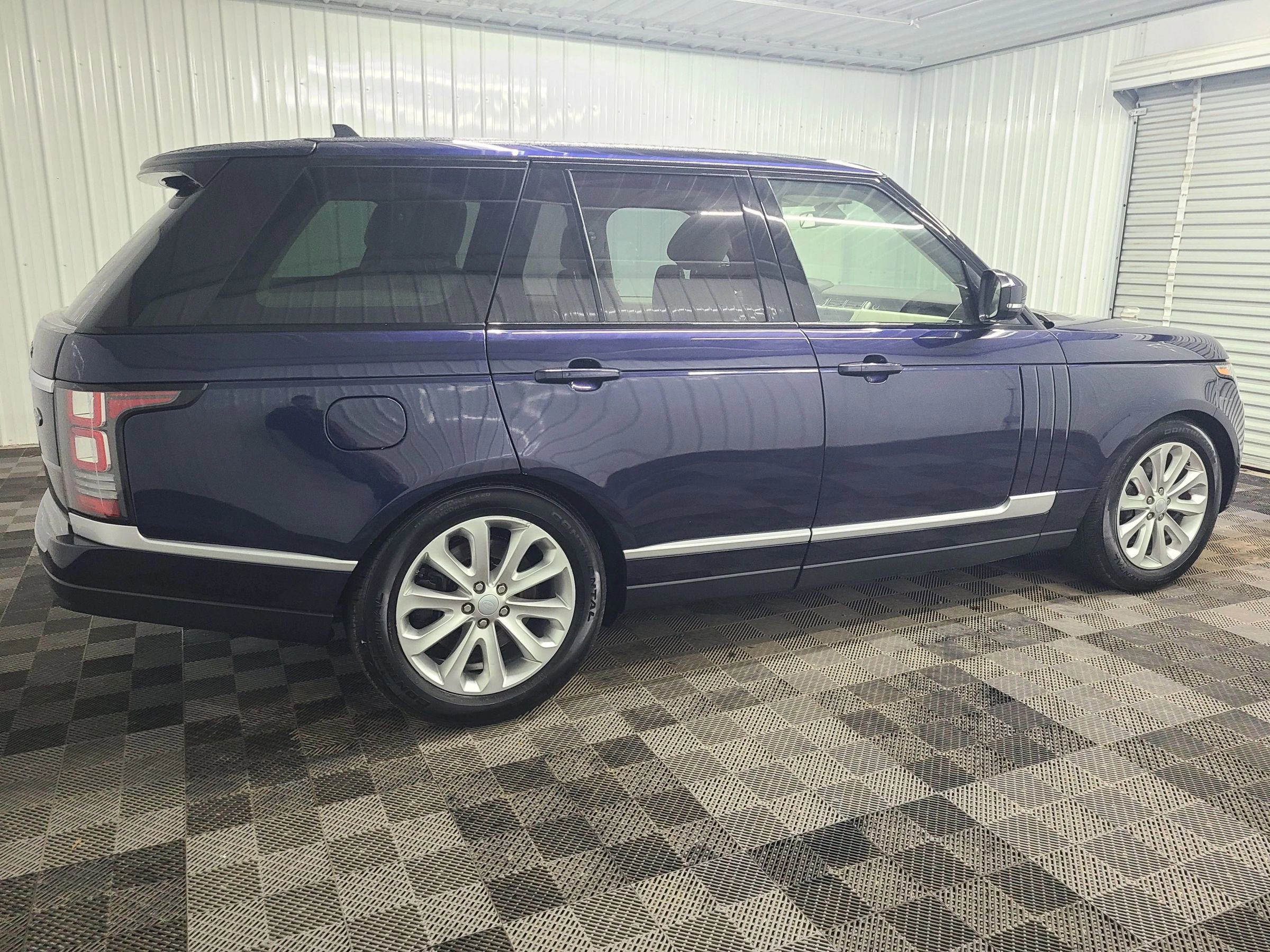 Used 2016 Land Rover Range Rover HSE image 12
