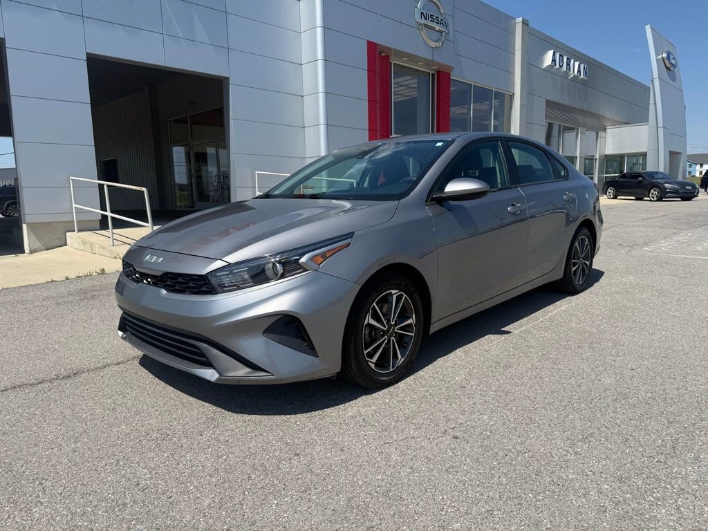 Used 2024 Kia Forte LXS FWD image 3