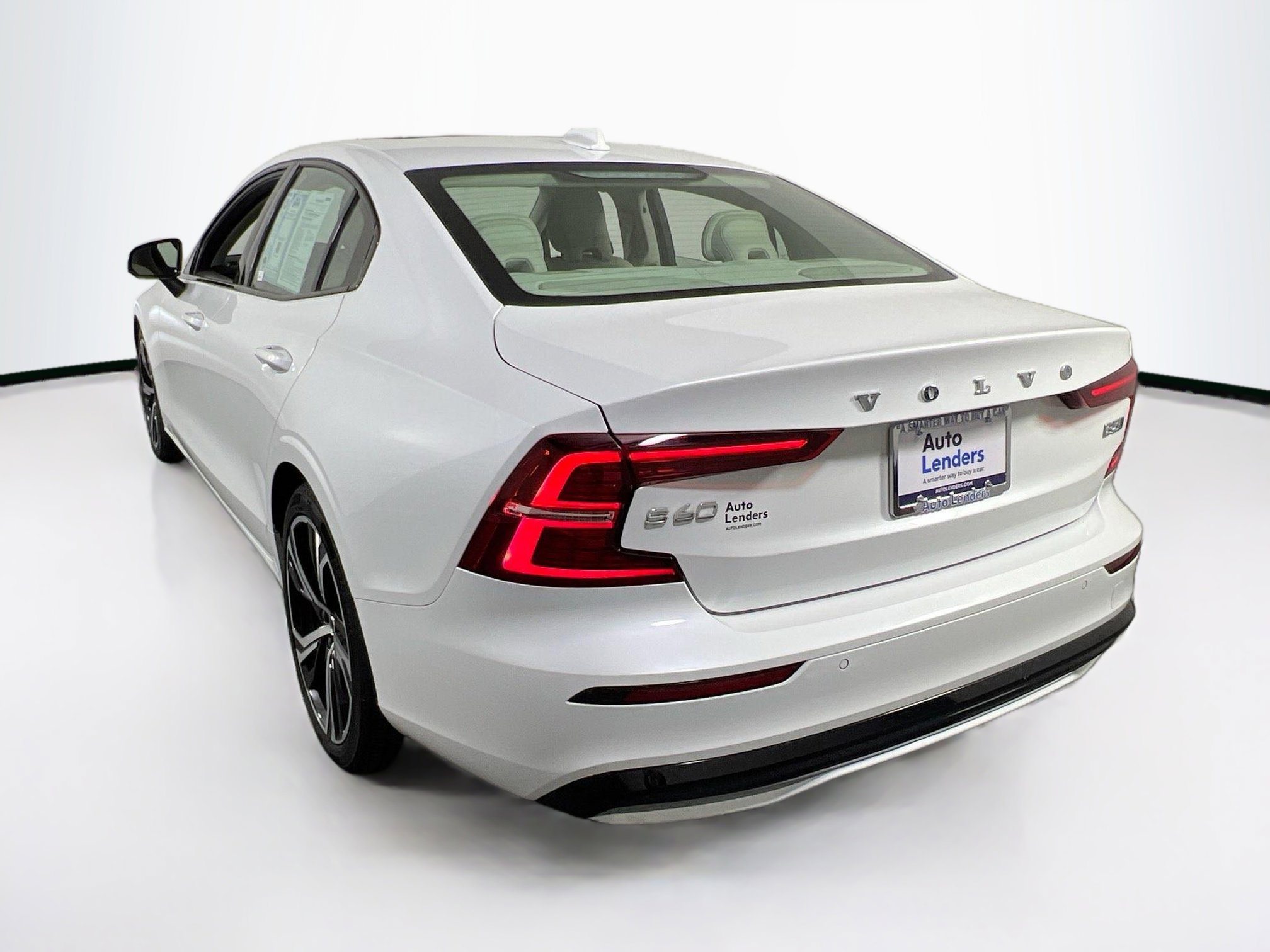 Used 2023 Volvo S60 B5 Core w/ Climate Package image 7