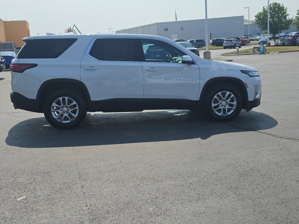 Used 2023 Chevrolet Traverse LS AWD/4WD image 9