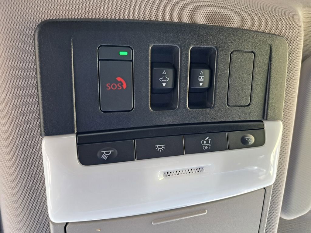 Used 2023 Nissan Rogue Platinum w/ Platinum Premium Package image 17