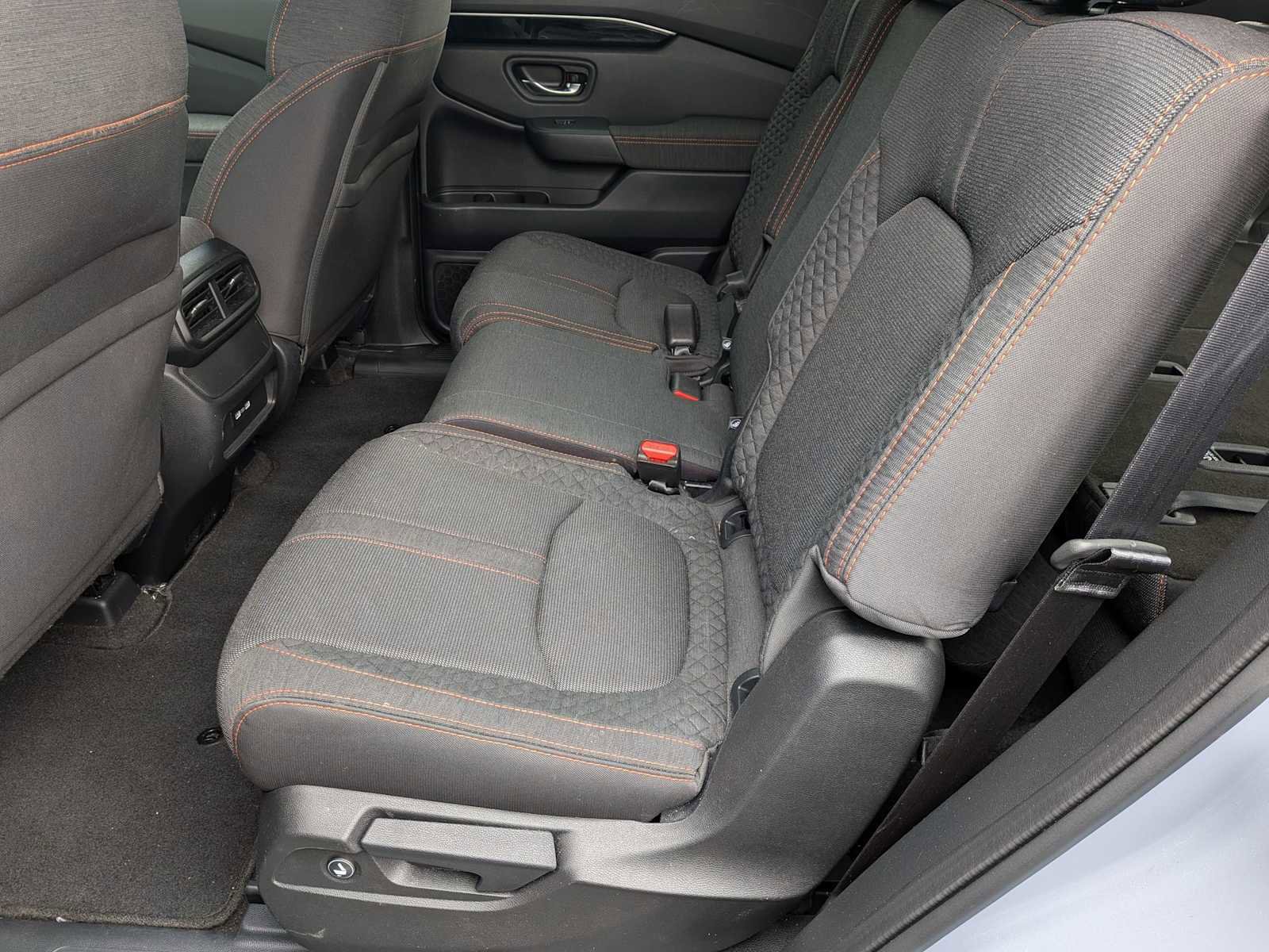 Used 2023 Honda Pilot Sport image 18