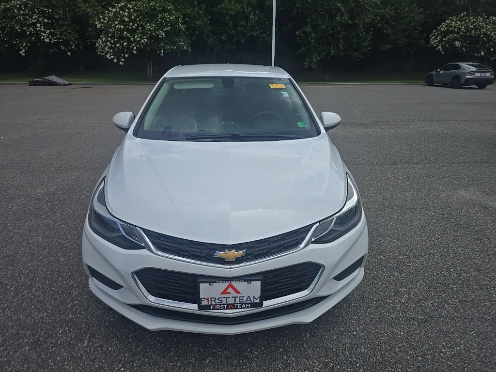 Used 2016 Chevrolet Cruze LT w/ Convenience Package FWD image 2