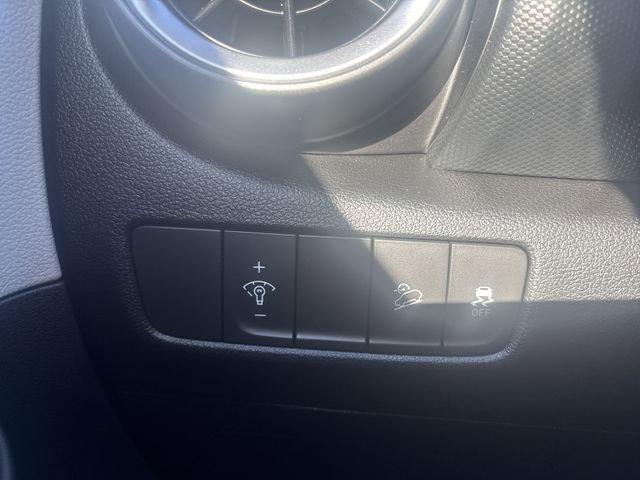 Used 2023 Hyundai Kona SEL image 18