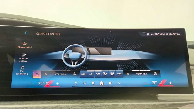 Used 2025 BMW 740i xDrive w/ Premium Package image 47