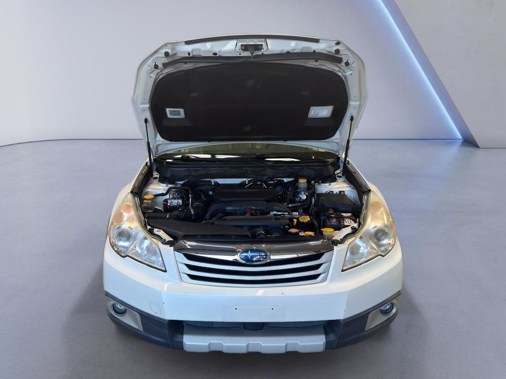 Used 2012 Subaru Outback 2.5i Limited w/ Moonroof Pkg image 8