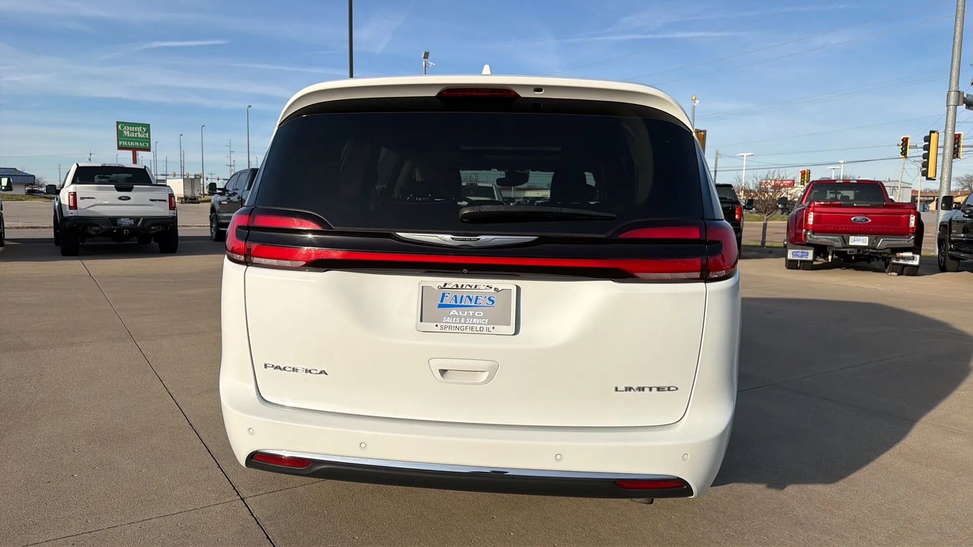 Used 2022 Chrysler Pacifica Limited image 16