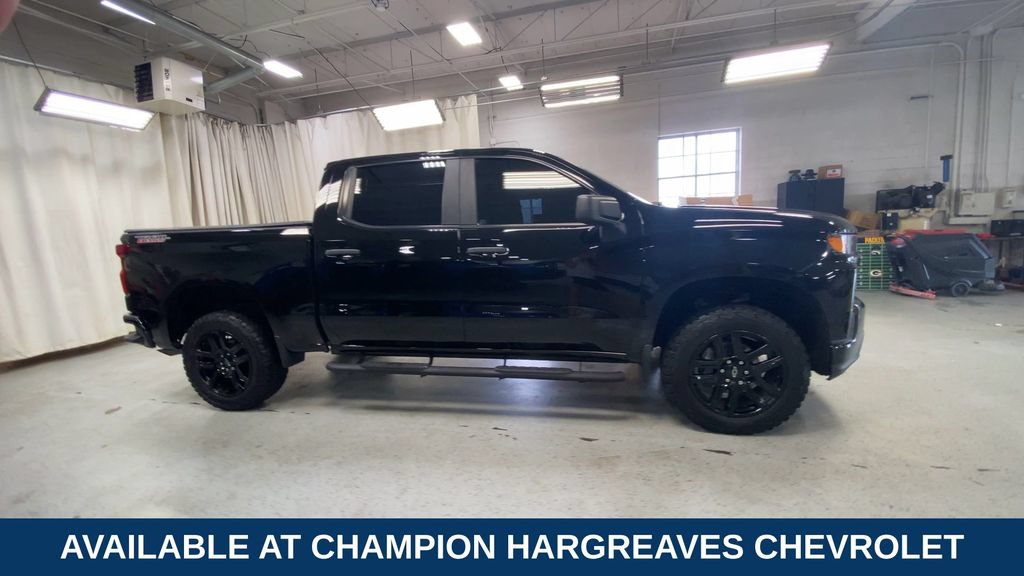 Used 2022 Chevrolet Silverado 1500 Custom Trail Boss AWD/4WD image 2